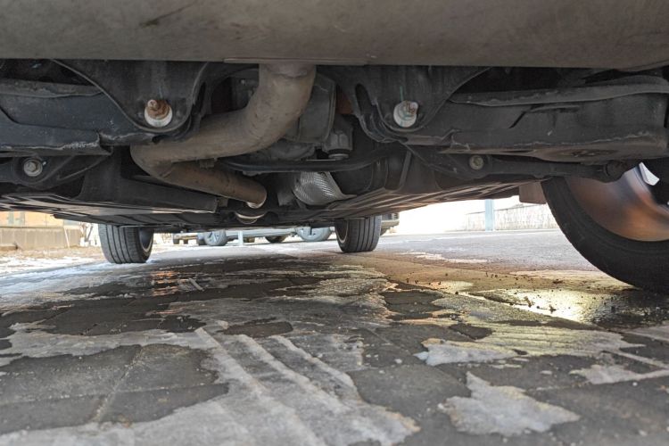 领克01 2021款 2.0TD 四驱暗夜版局部细节9009