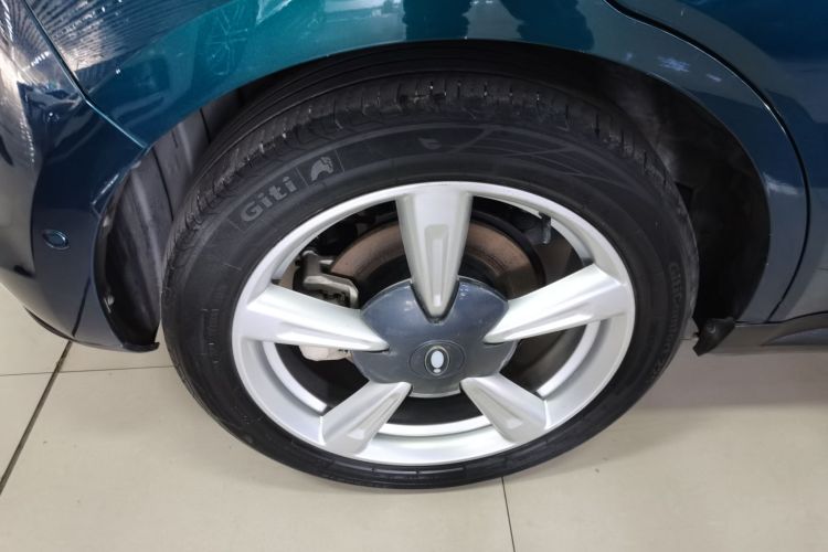 欧拉好猫 2021款 400km标准续航 雅典娜版 磷酸铁锂车身外观6008