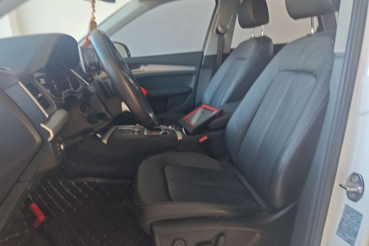 奥迪Q5L 2020款 改款 40 TFSI 荣享时尚型中控内饰19