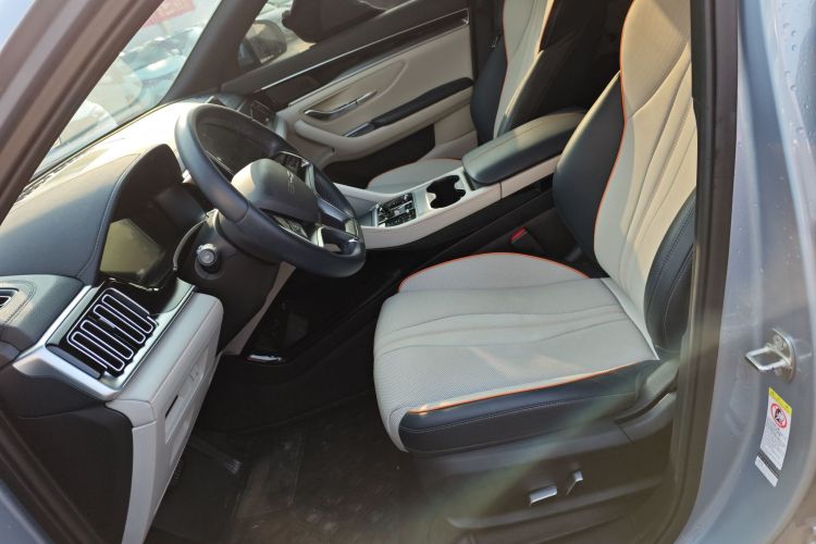 比亚迪 宋PLUS新能源 2023款 冠军版 DM-i 110KM 旗舰PLUS局部细节19