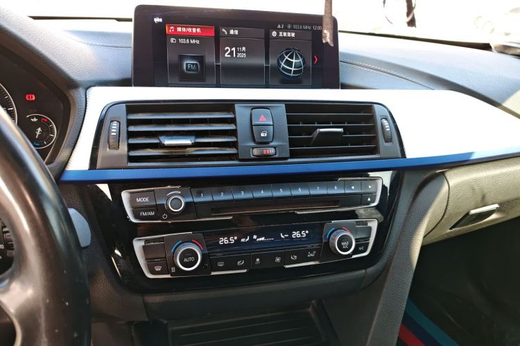 宝马4系 2019款 425i Gran Coupe M运动套装中控内饰16