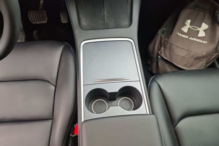 特斯拉 Model Y 2021款 标准续航后驱版局部细节18