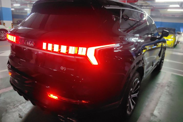 领克09 2024款 2.0T 四驱运动版 五座车身外观6005