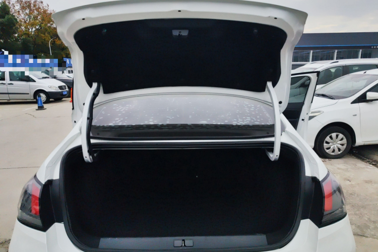 标致408 2020款 230THP 十周年质臻版机舱底盘23