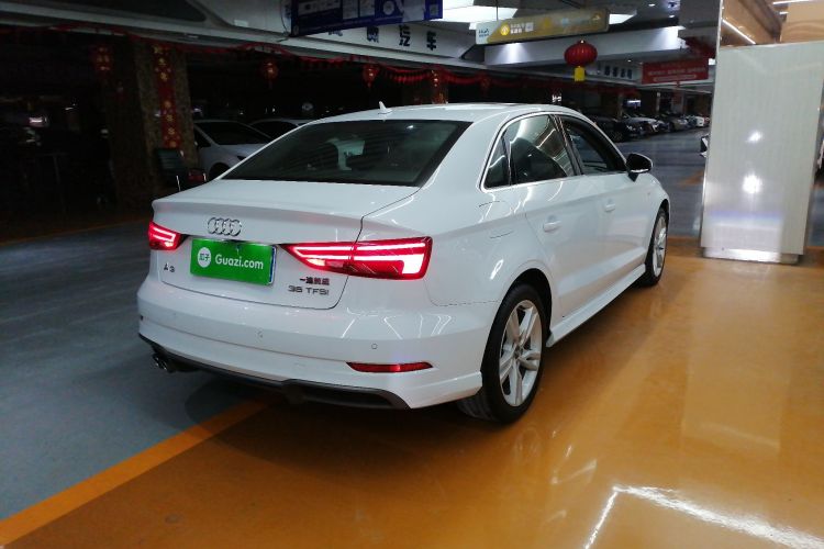 奥迪A3 2018款 30周年年型 Limousine 35 TFSI 时尚型车身外观7