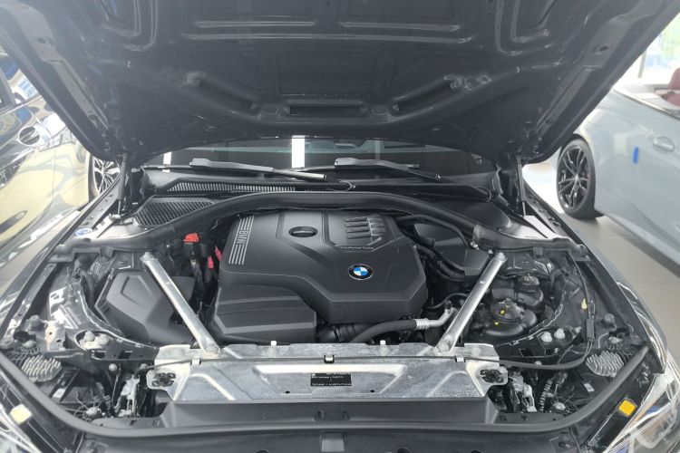 宝马4系 2022款 430i Gran Coupe M运动曜夜套装机舱底盘24