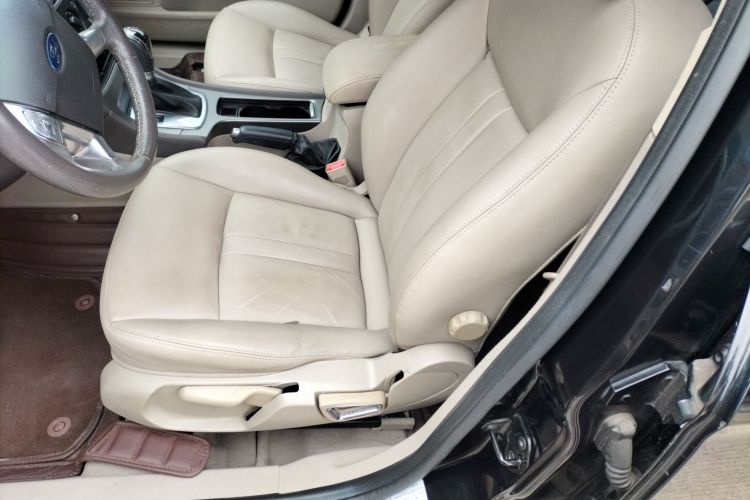 福特 致胜 2013款 2.3L 时尚型中控内饰19