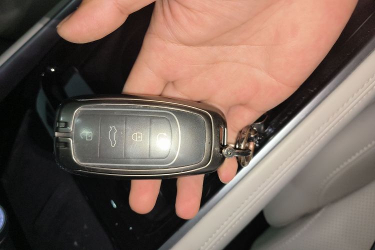 星途瑶光 2023款 400T 四驱奢享版中控内饰7001