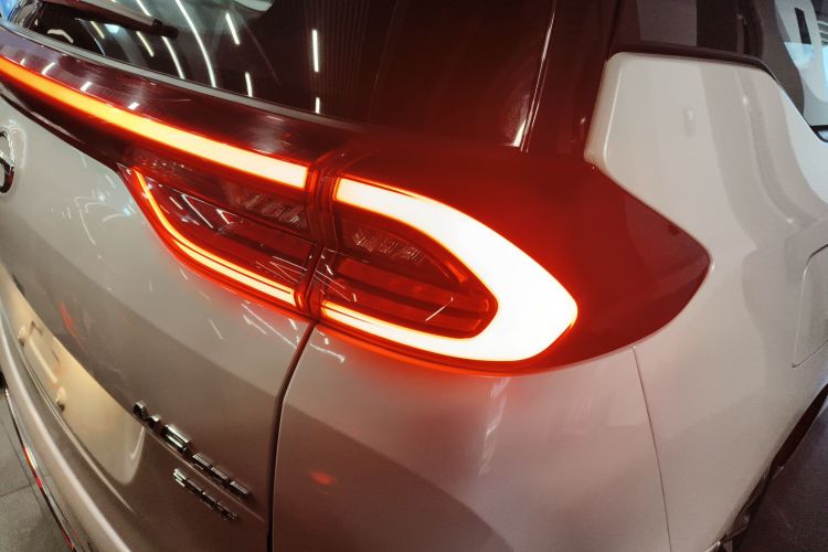 广汽传祺 传祺M6 2023款 PRO 270T DCT尊享版车身外观9