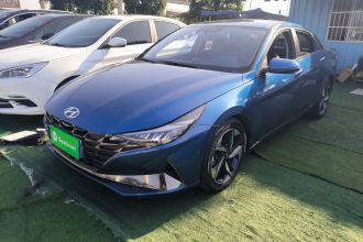 现代 伊兰特 2022款 1.5L CVT LUX尊贵版