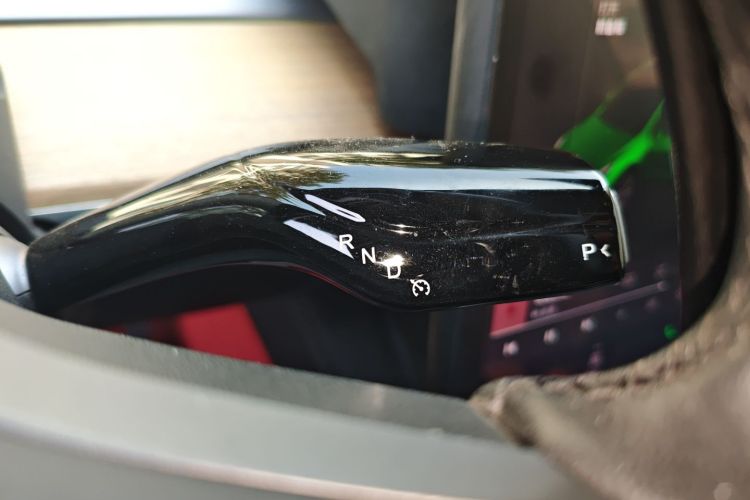 特斯拉 Model Y 2022款 后轮驱动版中控内饰18