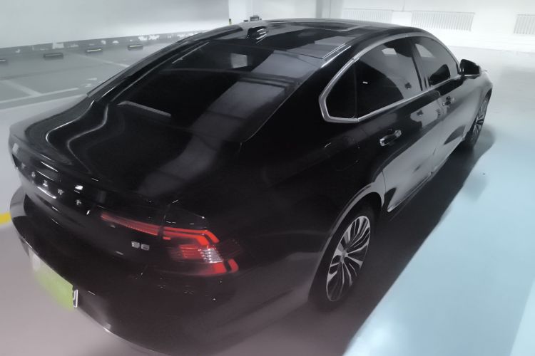 沃尔沃S90 2023款 B5 智逸豪华版车身外观7