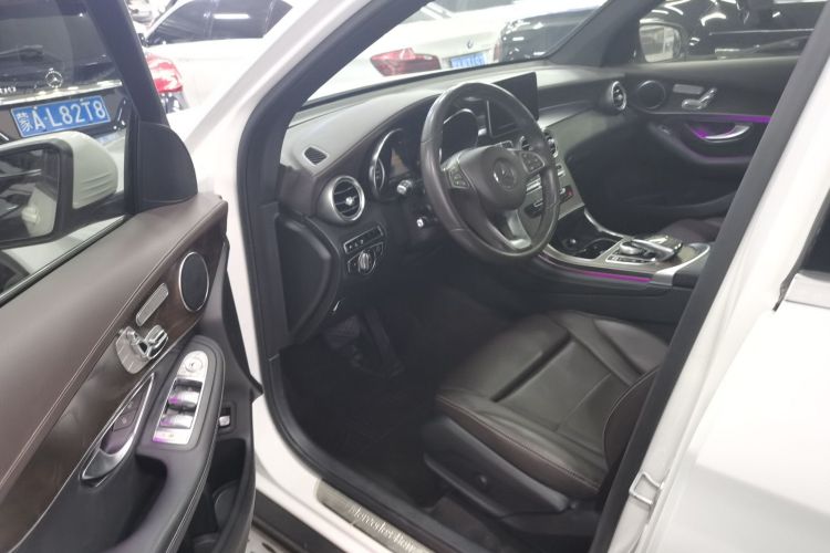 奔驰GLC 2016款 GLC 300 4MATIC 动感型中控内饰20