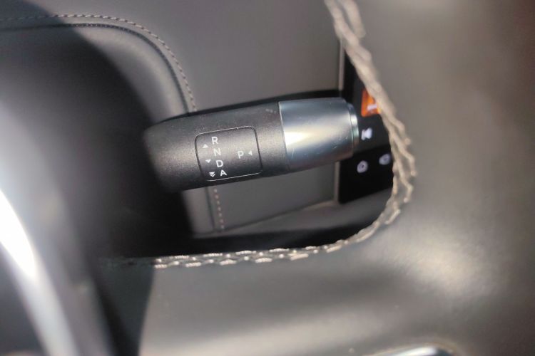 理想汽车 理想L9 2022款 Max局部细节18