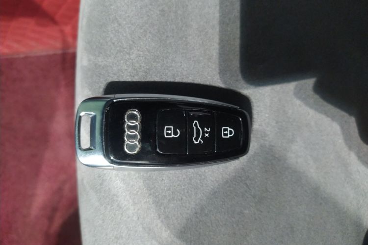 奥迪A6L 2023款 40 TFSI 豪华动感型中控内饰7001