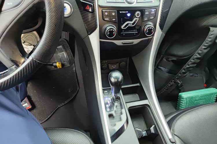 现代 索纳塔 2014款 2.0L 自动豪华版中控内饰18