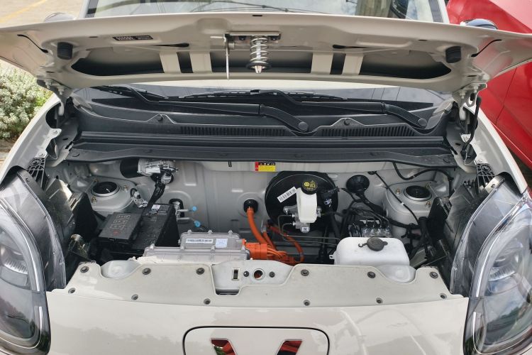 五菱汽车 宏光MINIEV 2025款 四门版 进阶款机舱底盘24