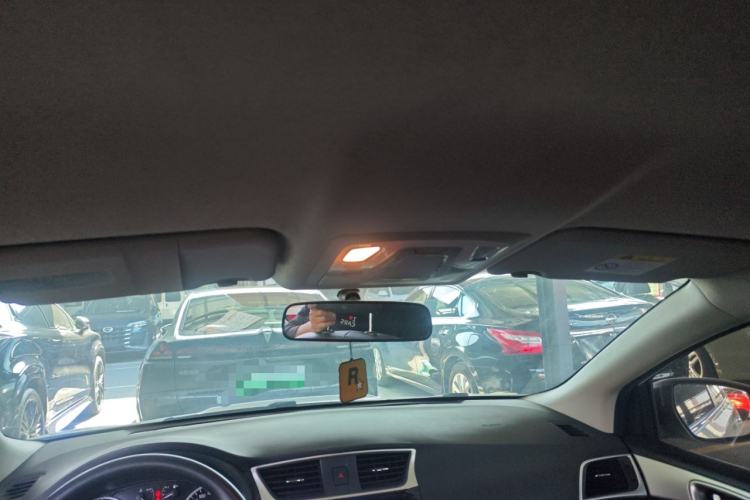 日产 轩逸 2022款 经典 1.6XE CVT舒适版中控内饰22