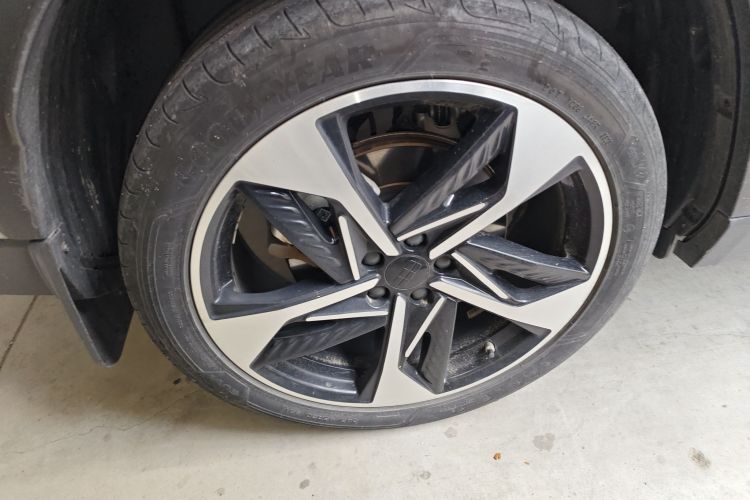 吉利银河 银河L7 2023款 1.5T 115km 星舰车身外观6008