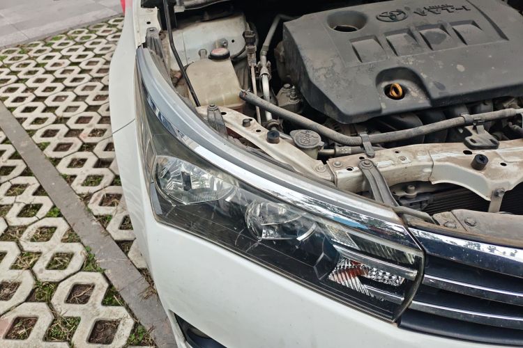 丰田 卡罗拉 2014款 1.6L 手动GL车身外观8