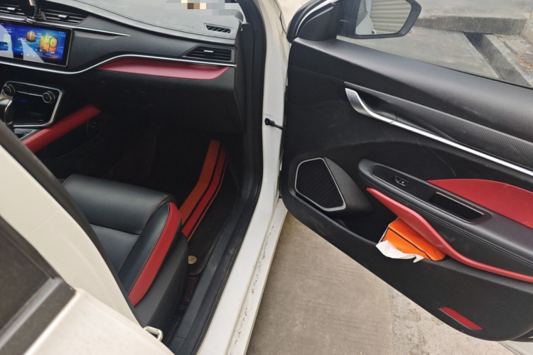 吉利汽车 缤瑞 2021款 1.4T CVT F-运动版局部细节9005