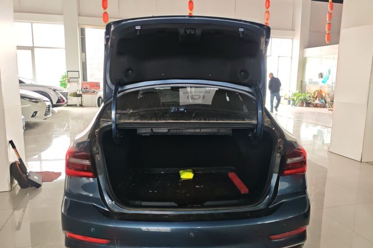 福特 福睿斯 2021款 1.5L 自动钻石版机舱底盘23