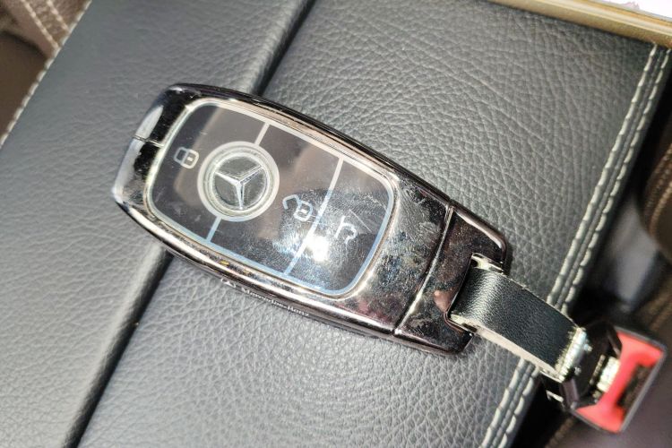 奔驰GLC 2019款 GLC 260 L 4MATIC 豪华型中控内饰7001