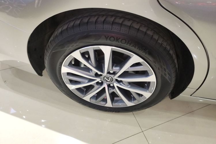 雷克萨斯ES 2023款 200 卓越版车身外观6008