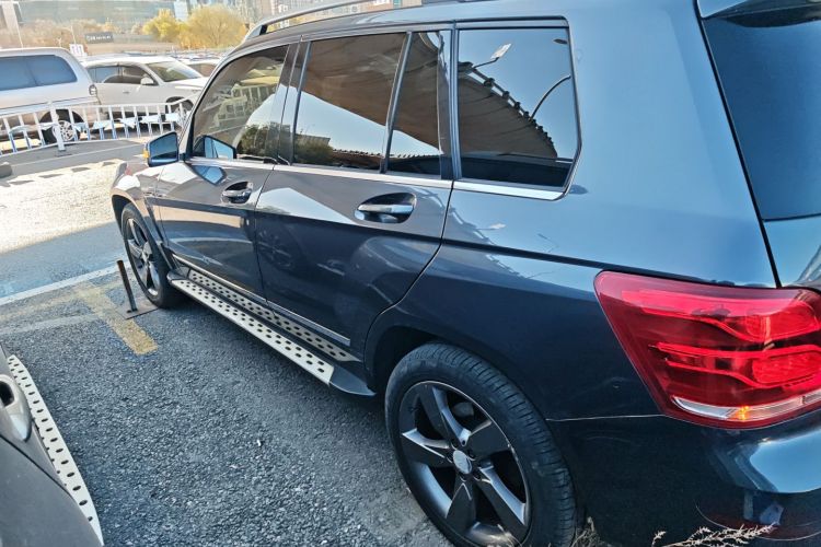 奔驰GLK级 2013款 GLK 300 4MATIC 动感天窗型车身外观4