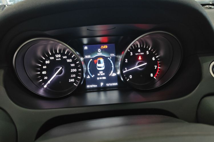 路虎 发现神行 2019款 240PS SE版 国VI中控内饰14