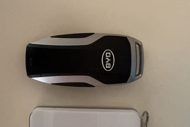 比亚迪 秦Pro新能源 2018款 EV500 智联领耀型中控内饰11