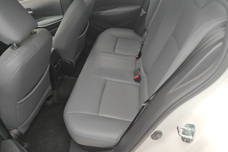 丰田 卡罗拉 2023款 1.8L 智能电混双擎 精英版中控内饰21