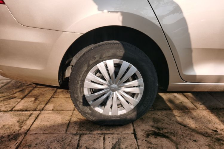 大众 桑塔纳 2013款 1.4L 手动风尚版车身外观6008