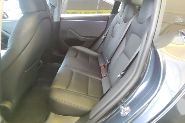 特斯拉 Model 3 2025款 后轮驱动版中控内饰21