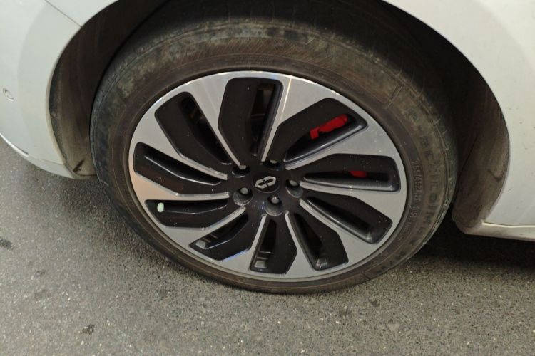 鸿蒙智行 问界M5 2022款 增程四驱至臻版车身外观6007