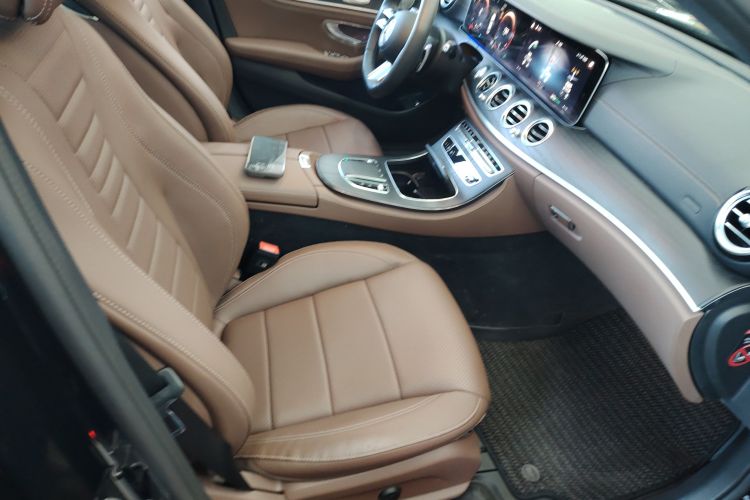 奔驰E级 2023款 改款 E 300 L 运动豪华型局部细节41