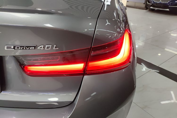 宝马i3 2023款 eDrive 40 L 曜夜运动套装车身外观9