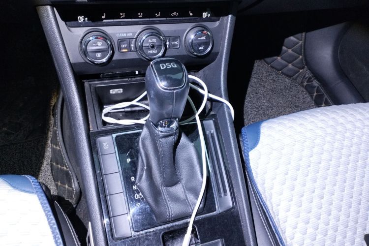 斯柯达 速派 2016款 TSI330 DSG创行版中控内饰18