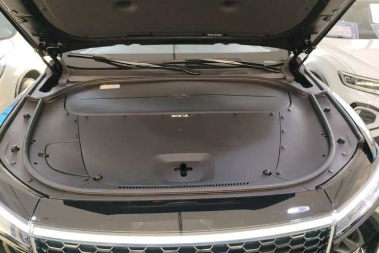 理想汽车 理想ONE 2021款 增程6座版机舱底盘24