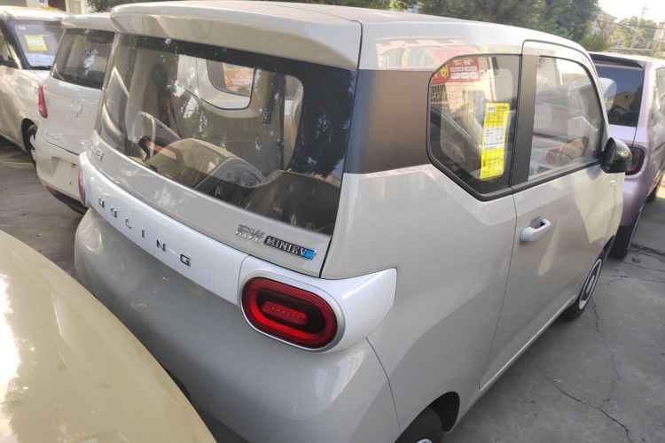 五菱汽车 宏光MINIEV 2024款 第三代 215km 青春版车身外观7