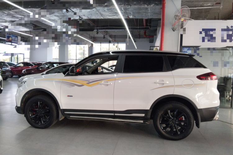 吉利汽车 博越 2020款 1.8TD DCT两驱智雅型车身外观4