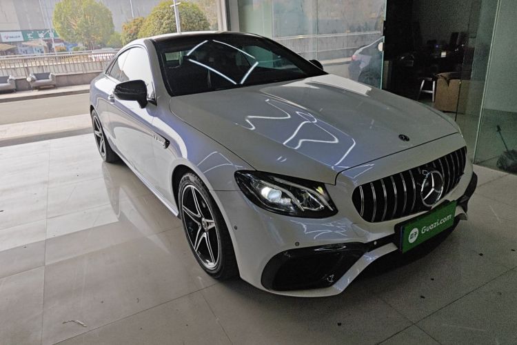 奔驰E级(进口) 2019款 E 200 轿跑车车身外观3