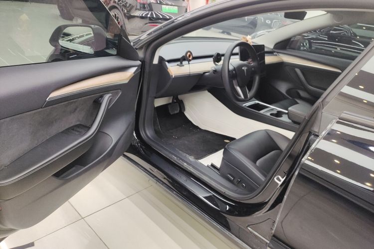 特斯拉 Model 3 2022款 后轮驱动版中控内饰20