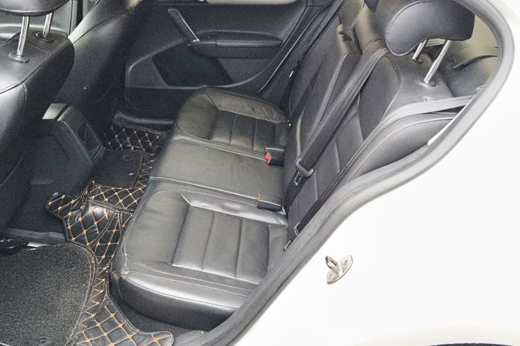 大众 朗逸 2013款 改款经典 1.6L 手动舒适版中控内饰21