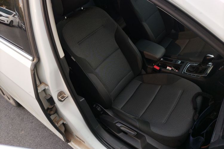 大众 高尔夫 2020款 挚爱版 280TSI DSG舒适型局部细节41