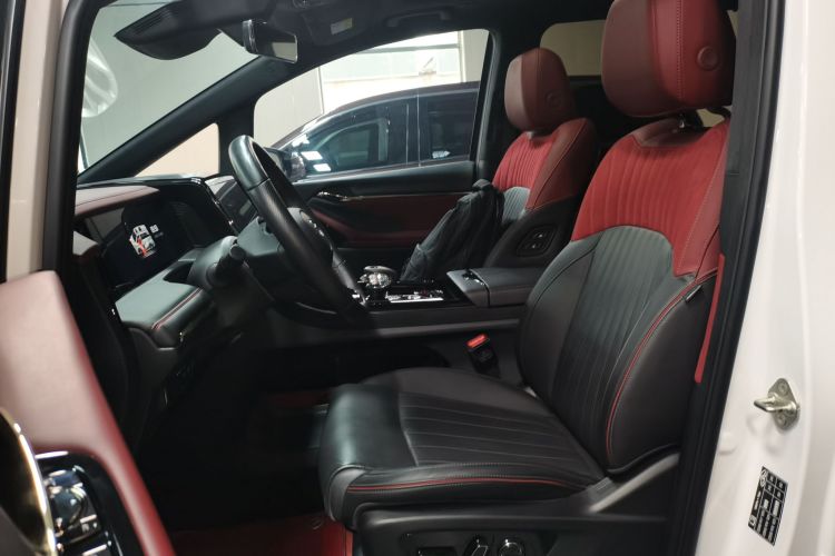 广汽传祺 传祺M8 2023款 宗师系列 双擎 御尊版中控内饰19