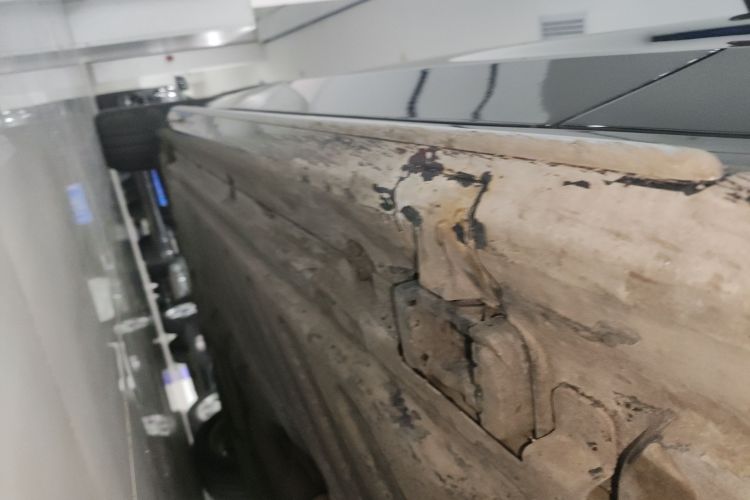 奔驰C级 2020款 改款 C 260 L 运动版局部细节9001