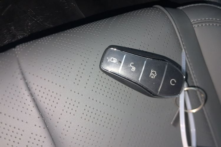 比亚迪 秦PLUS 2025款 DM-i 智驾版 55KM领先型中控内饰7001