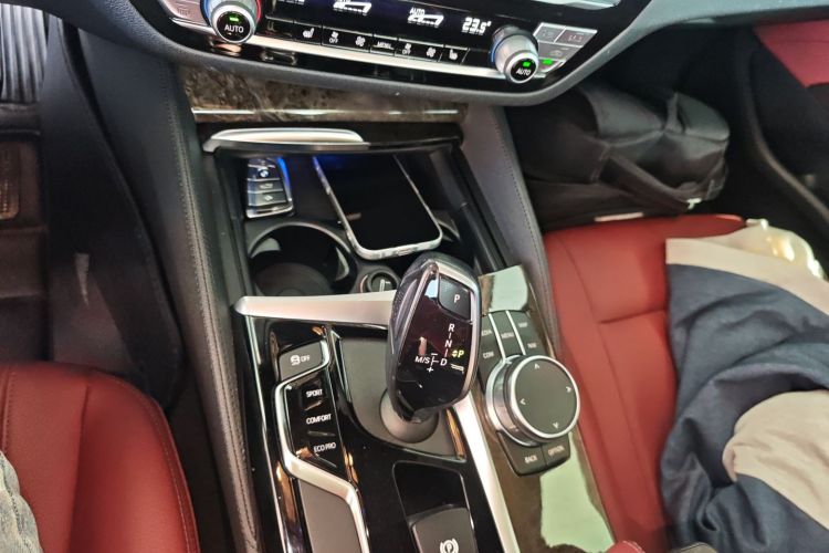 宝马5系 2020款 530Li 领先型 M运动套装局部细节18