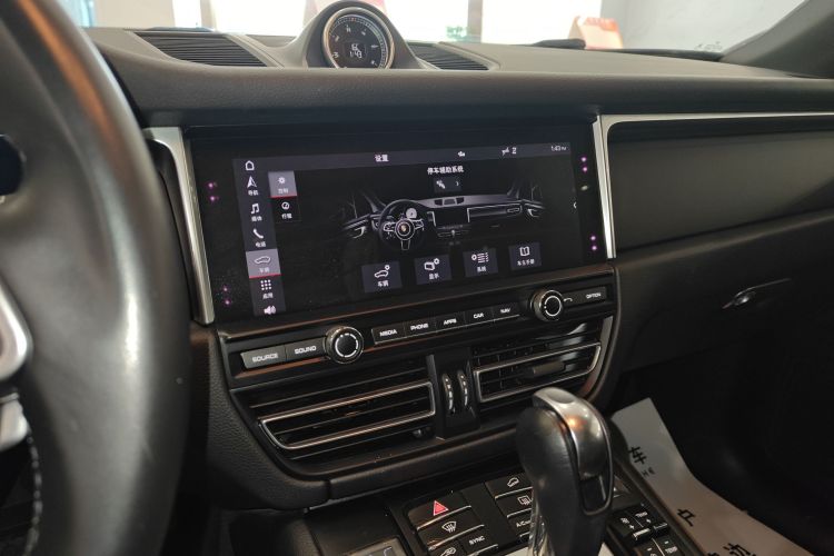 保时捷 2020款 Macan 2.0T中控内饰16